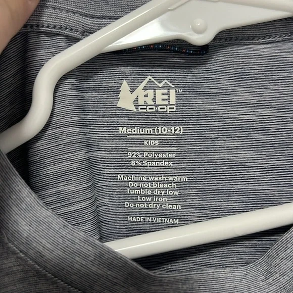 Rei CO-op Kids Gray Sahara Shade Long Sleeve T-Shirt size 10-12 - Picture 3 of 5